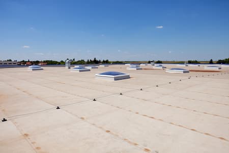 6 Ways Commercial Roofing Improves Your Business