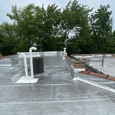 Aluminum-Coating-for-Flat-Roofs-in-Chicago-Protect-and-Extend-Your-Roofs-Lifespan 1