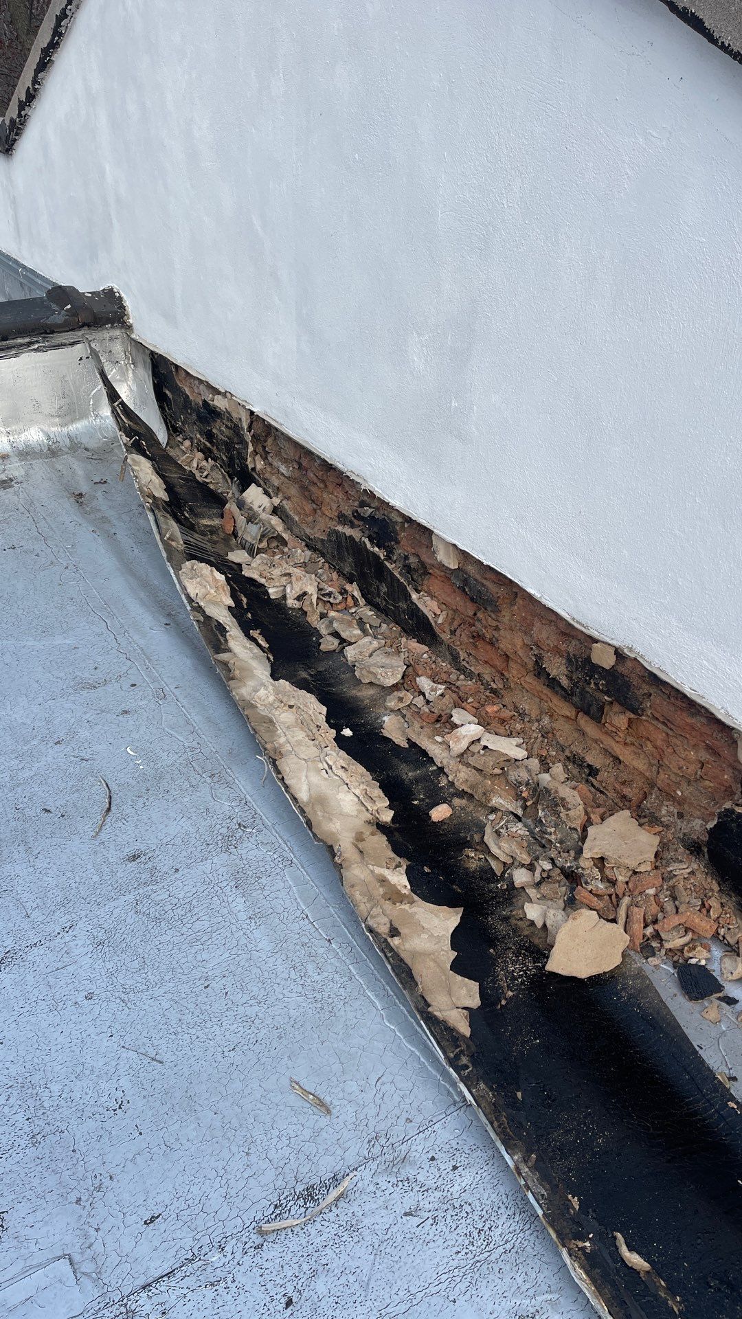 Chicago Flat Roof Leaks: Fix Those Wall Flashings