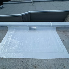 Flat-Roof-Leak-Due-to-Rotten-Substrate-Common-Causes-and-Solutions-in-Chicago 2