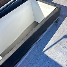 Got-a-Leaky-Skylight-on-Your-Flat-Roof-in-Evanston-Anchor-Point-Roofing-Can-Help 3