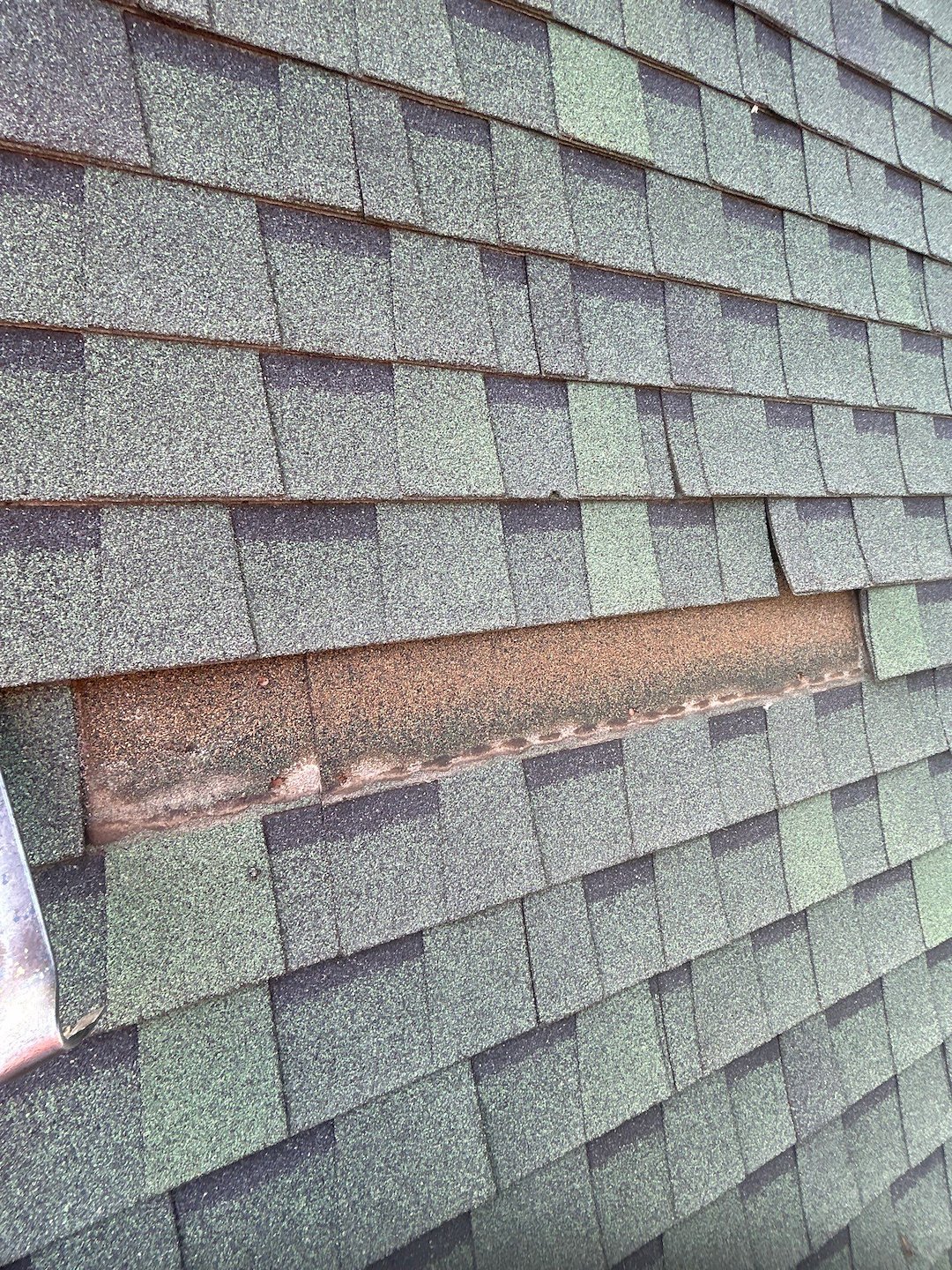 Missing or Damaged Shingles on My Roof in Evanston – What Should I Do?