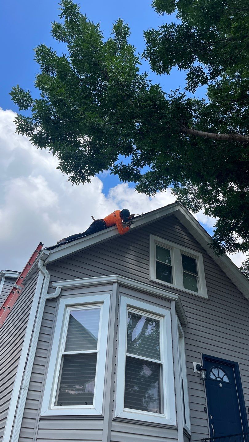 Roof Edge Missing? Chicago's Anchor Point Roofing Can Fix It Fast