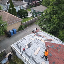 Upgrade-Your-Chicago-Garage-Roof-with-Red-Oak-Shingles-Quality-Replacement-by-Anchor-Point-Roofing 1